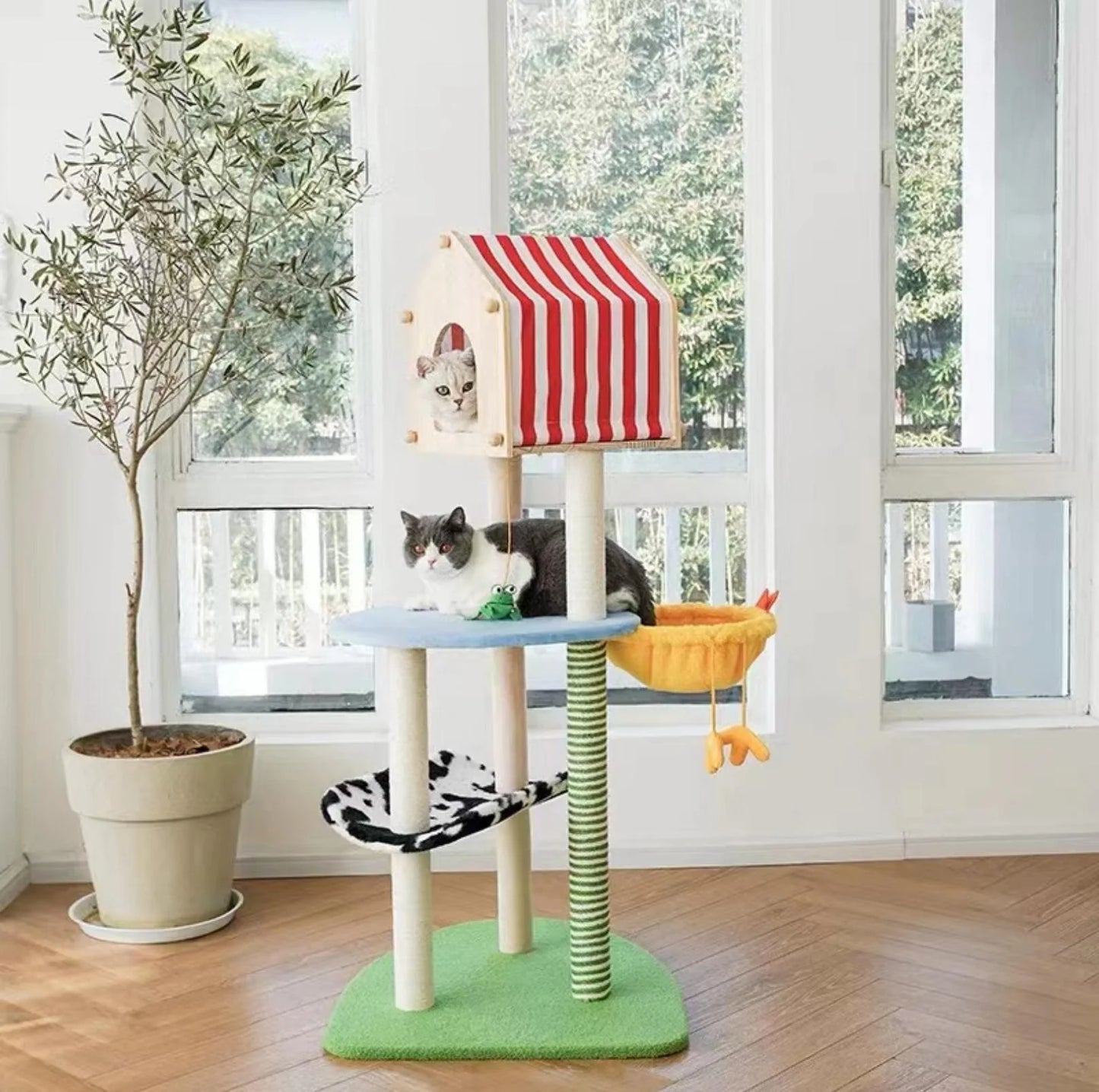 ZEZE Farm Cat Condo Cat Tree